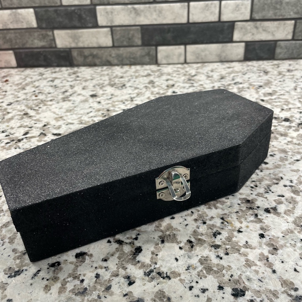 Halloween decoration, coffin with skeleton - Picture 5 of 5